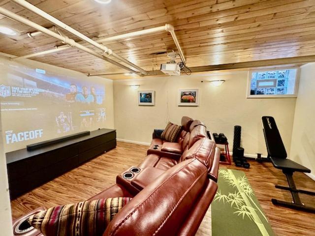 Spacious 3Br Home With Movie Theater Pittsburgh Exterior foto