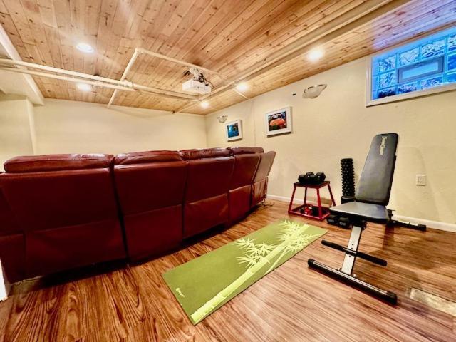 Spacious 3Br Home With Movie Theater Pittsburgh Exterior foto